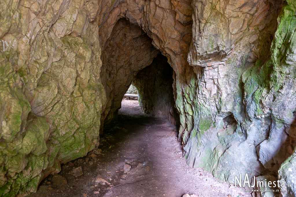Jaskyňa Peško