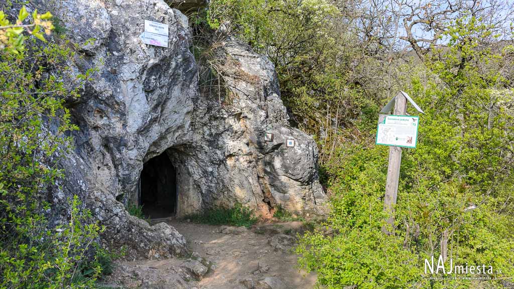 Svoradova jaskyňa nad Nitrou pod Zoborom